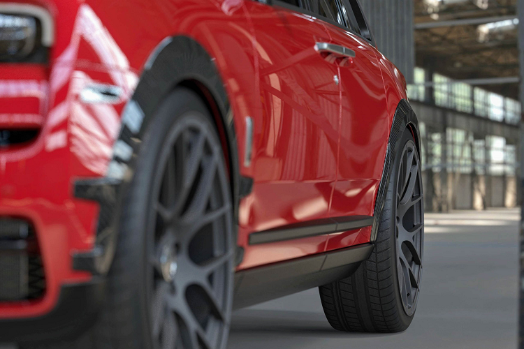 Phần nắp capo nguyên bản của xe đã được thay thế bằng một chi tiết mới được làm bằng vật liệu carbon kết hợp với lớp sơn Cherry Red và nhiều điểm nhấn bằng sợi carbon hơn được gắn trên vòm bánh xe. Tuy nhiên trên thực tế, các vòm bánh xe chỉ rộng hơn 4 mm ở mỗi bên so với mẫu xe tiêu chuẩn.