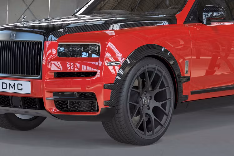 Chiếc xe được trang bị bộ mâm độ thương hiệu PUR 24 inch được làm từ hợp kim nhôm. DMC nói rằng bộ mâm này được thiết kế độc nhất cho mẫu này và đã được thử nghiệm, rèn giũa để sử dụng ở tốc độ cao và chịu lực tải lớn.