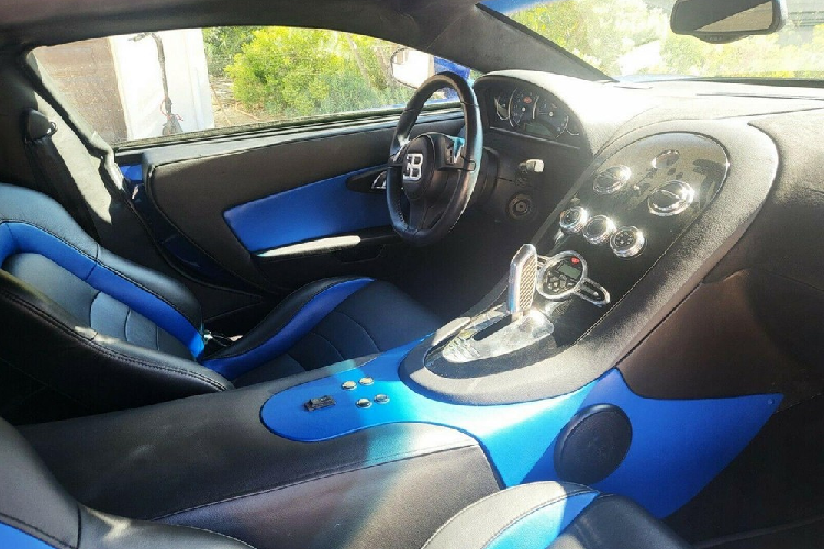 Hơn nữa, vì được chế tạo dựa trên một chiếc sedan, siêu xe Veyron nhái này trông không đến nỗi nào, ít nhất là khi nhìn thoáng qua.