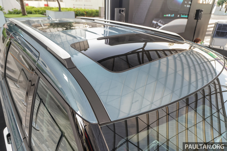 Tất cả phiên bản đều trang bị động cơ Smartstream D2.2 cho công suất tối đa 199 mã lực tại 3.800 vòng/phút, và mô-men xoắn cực đại 441Nm từ 1.750 – 2.750 vòng/phút. Đi kèm là hộp số tự động 8 cấp có lẫy chuyển số sau vô lăng kết hợp với hệ dẫn động cầu trước. 