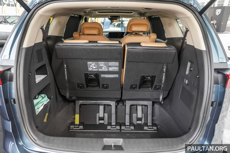 Các tính năng khác như: Hệ thống kiểm soát hành trình chủ động với tính năng Stop and Go; Hỗ trợ giữ làn đường LCA; Kiểm soát lệch làn đường LKA; Tránh va chạm điểm mù và phương tiện cắt ngang khi lùi; Đèn chiếu xa tự động; Cảnh báo mất tập trung. 