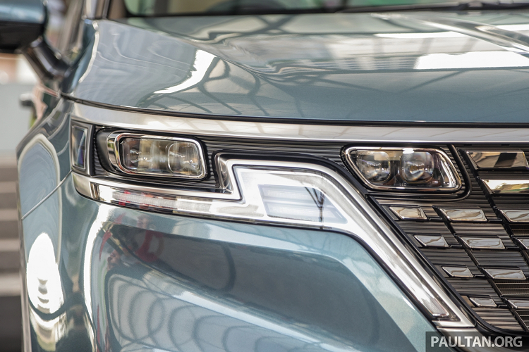 So với phiên bản CBU 11 chỗ ngồi, Kia Carnival 2022 lắp ráp tại Malaysia sẽ có không gian bên trong rộng hơn đáng kể nhờ loại bỏ hàng ghế cuối cùng. Nhờ đó, dung tích khoang hành lý của Kia Carnival CKD tại Malaysia tăng lên mức 627 lít. Khi gập hàng ghế thứ ba và tháo rời hàng ghế thứ hai, dung tích khoang hành lý có thể mở rộng lên đến 2.785 lít. 