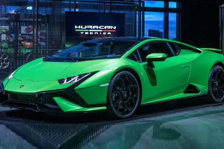 Theo ông Rouven Mohr, sẽ có một hệ truyền động hybrid cho Lamborghini Huracan, hệ thống này bao gồm một động cơ đốt trong truyền thống có nhiều hơn 6 xi-lanh và ít hơn 12 xi-lanh.