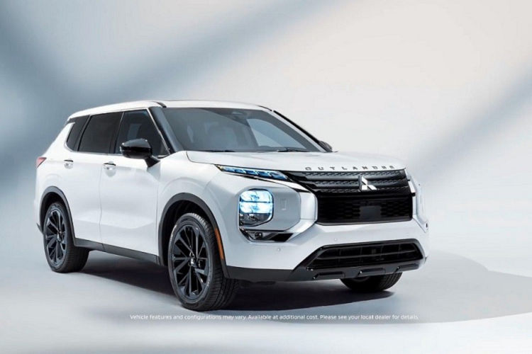 Nằm bên dưới nắp ca-pô của Mitsubishi Outlander Black Edition 2022 là khối động cơ xăng 4 xi-lanh, dung tích 2.5L, sản sinh công suất tối đa 181 mã lực và mô-men xoắn cực đại 245 Nm. Động cơ kết hợp với hộp số biến thiên vô cấp CVT và hệ dẫn động 4 bánh toàn thời gian tùy chọn. Tại thị trường Mỹ, giá xe Mitsubishi Outlander Black Edition khởi điểm từ 29.995 USD (khoảng 690 triệu đồng).