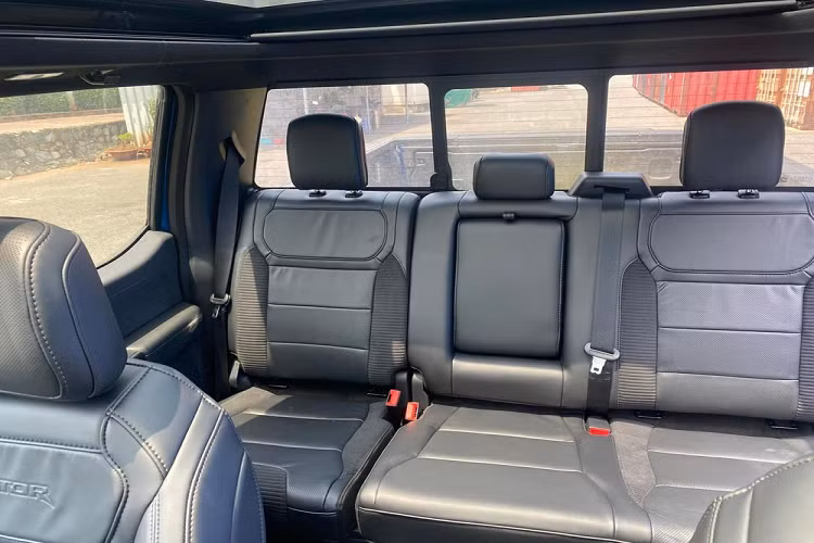 Động cơ sẽ kết hợp với hộp số tự động 10 cấp cùng hệ dẫn động 4WD và bộ vi sai khóa điện tử phía sau, bộ vi sai chống trượt Torsen phía trước.