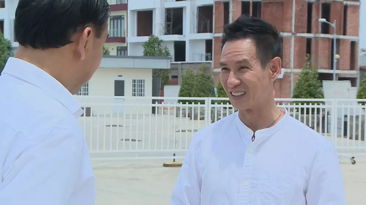 Ly Hai: 'Ngay di hoc toi ngheo nhat lop, khong co ai thich'