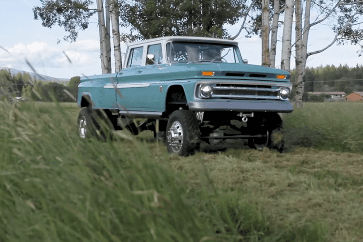 Nhìn chung, chiếc xe bán tải có một không hai này là một đại diện cho những điều tuyệt vời ở cả xe bán tải hiện đại và cổ điển, tạo ra sự pha trộn hoàn hảo giữa mới và cũ. Những chủ xe đầy đam mê như Tim cũng chính là điều truyền cảm hứng cho những người mê xe khác mạnh dạn tạo nên một chiếc xe độ cho riêng mình.