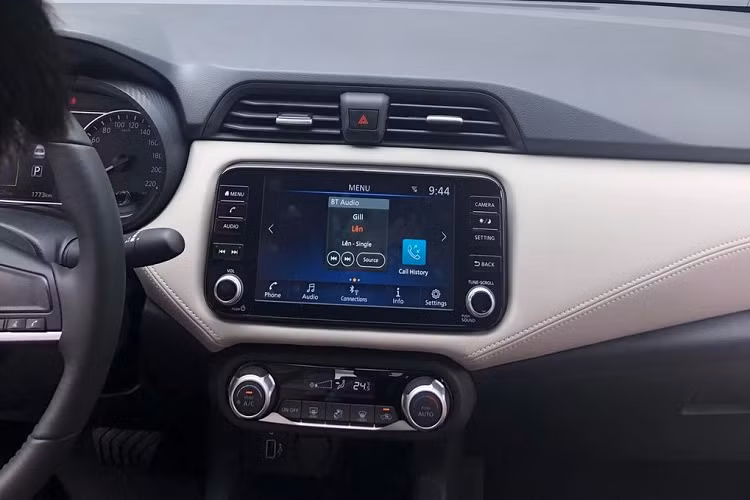 Đi cùng với khối động cơ này là hộp số vô cấp CVT và 3 chế độ lái, trong đó có chế độ Sport. Động cơ này đã được điều chỉnh để đạt chuẩn khí thải Euro5.