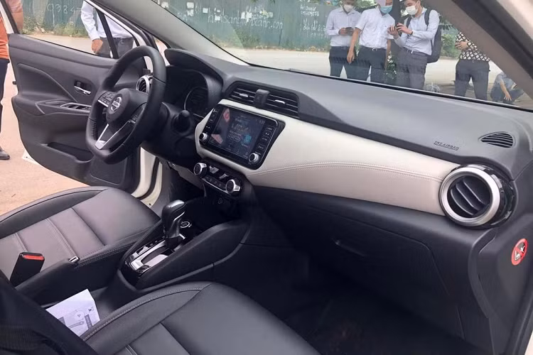 Về truyền động, Nissan Almera 2022 vẫn tiếp tục sử dụng khối động cơ xăng 3 xy-lanh, tăng áp, dung tích 1.0L.