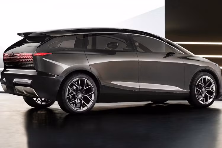 Xe sử dụng bộ lazăng hợp kim đến 24 inch, hệ thống chiếu sáng phong cách kỹ thuật số ở cả đầu và đuôi xe. Trong đó phần đèn hậu của xe được thiết kế để tương tác với môi trường bên ngoài qua hệ thống đèn LED dạng điểm ảnh độc đáo. Nổi bật ở đầu xe là lưới tản nhiệt kích thước lớn phủ lấy toàn bộ mặt ca-lăng và kéo dài sang hai bên đầu xe.