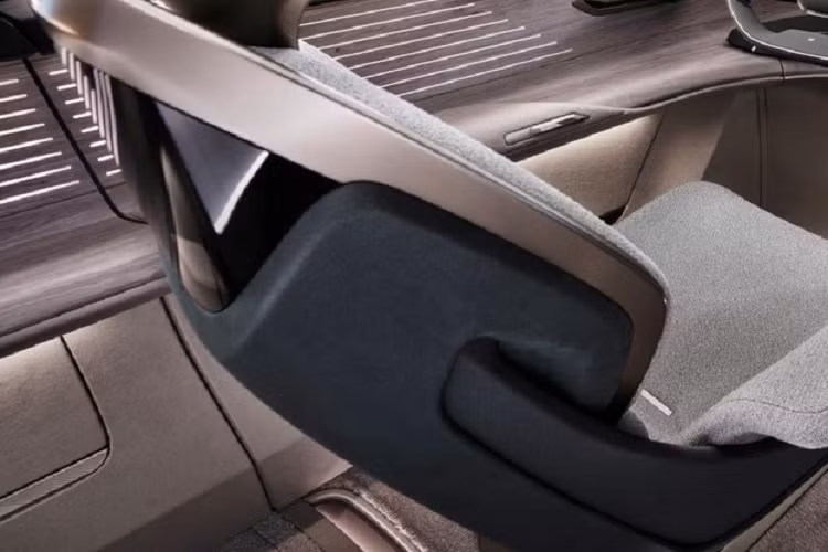 Về chất liệu nội thất, Audi sử dụng vải đặc biệt từ tre, chất liệu tái chế ECONYL, và ván sừng trâu không sử dụng hóa chất trong quá trình xử lý. Bên cạnh đó, Audi Urbansphere còn có một tính năng khá thú vị nữa là bình chứa nước uống và ly đã được bố trí sẵn. Cuối cùng, mẫu xe ý tưởng này đi kèm ô Audi Light vừa có khả năng che mưa, vừa có thể chiếu sáng cho người dùng trong màn đêm.