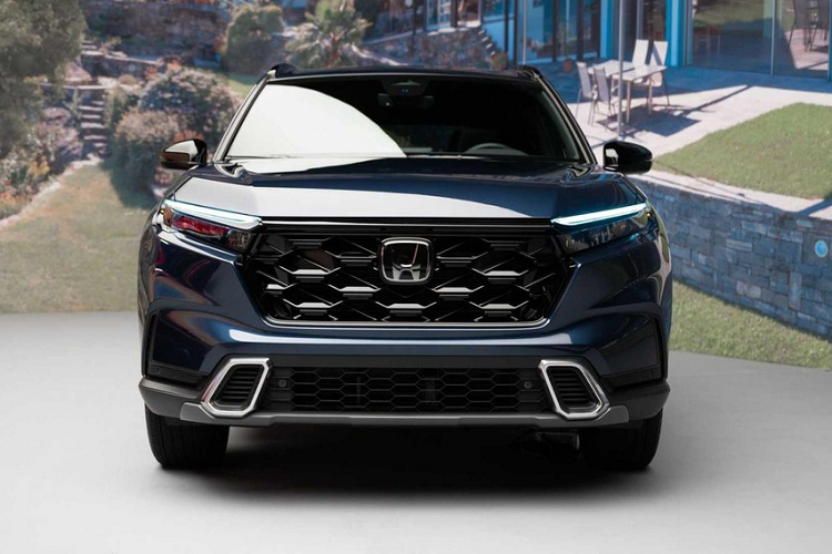 Động cơ này đồng hành với hộp số biến thiên vô cấp CVT và hệ dẫn động cầu trước 2WD hoặc 4 bánh AWD. Lượng xăng tiêu thụ của 2 bản EX và EX-L khi dùng hệ dẫn động 2WD là 8,4 lít/100 km trong đô thị, 6,92 lít/100 km ngoài đô thị, 7,84 lít/100 km kết hợp. Con số tương ứng khi dùng hệ dẫn động AWD là 8,71 lít/100 km, 7,35 lít/100 km và 8,11 lít/100 km.