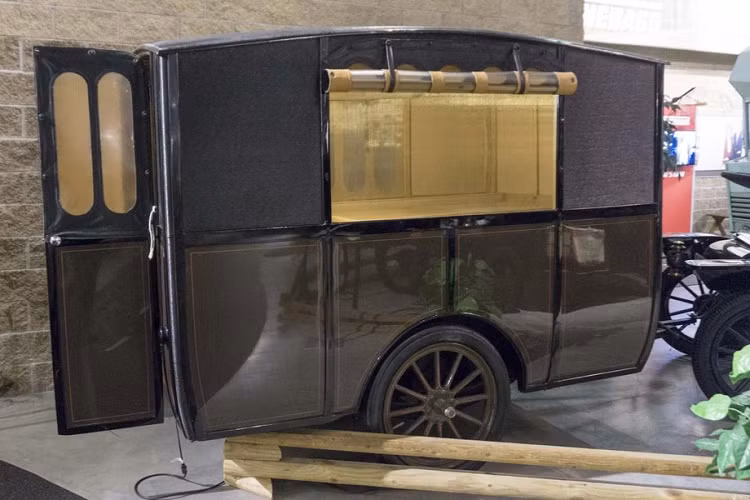 Trong những năm gần đây, dưới sự ảnh hưởng của đại dịch và các hạn chế đi lại bằng máy bay, phân khúc xe này ở nhiều nơi trên thế giới đã có sự bùng nổ về nhu cầu khi ngày càng nhiều người tìm tới chúng để có một chuyến đi chơi thư giãn.