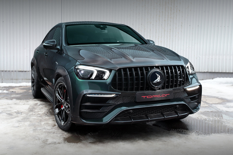 So với GLE Coupe thế hệ đầu tiên, Mercedes-Benz GLE Coupe thế hệ mới dài hơn 39 mm (trong đó chiều dài trục cơ sở tăng thêm 20 mm) và rộng hơn 7 mm. Chỉ số cản gió ở thế hệ trước từ 0,32 Cd nay được giảm xuống còn 0,29 Cd. Đèn pha MULTIBEAM LED tích hợp ULTRA RANGE cho phép luồng sáng chiếu đi cao và xa hơn. Các kỹ sư Mercedes-Benz cũng điều chỉnh để GLE Coupe thế hệ thứ hai ngắn hơn khoảng 60 mm so với GLE thế hệ thứ tư tiêu chuẩn. 