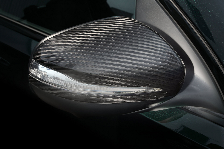 Ở cản sau, xe được thay thế với một bộ khuếch tán sau cỡ lớn. cánh lướt gió sau nhỏ cũng được bổ sung thêm. Phần khuếch tán sau được thiết kế lại với các cánh gió đứng góc cạnh hơn, từ đây đem tới cho chiếc SUV Coupe diện mạo ấn tượng, thể thao hơn. Theo ước tính của hãng độ, khách hàng phải chi trả số tiền khoảng 20.060 Euro để sở hữu đủ gói nâng cấp này. Tuy nhiên mức giá này vẫn chưa bao gồm những chi tiết bổ sung như bộ mâm độ hay hệ thống xả trên xe.