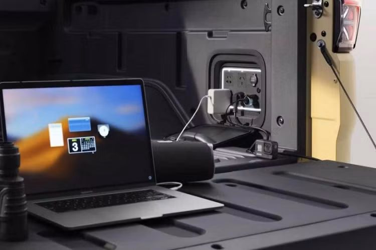 Về kiểu dáng, Radar RD6 giống với Geely Haoyue SUV (được bán với tên gọi Okavango ở thị trường nước ngoài) khá nhiều, bao gồm cả ngoại thất (ngoại trừ rõ ràng là giường chở hàng) và nội thất, gần như giống hệt nhau. Điều này cho thấy Geely đã đi tắt đón đầu để đưa RD6 ra thị trường sớm hơn, nhằm có doanh số ấn tượng.