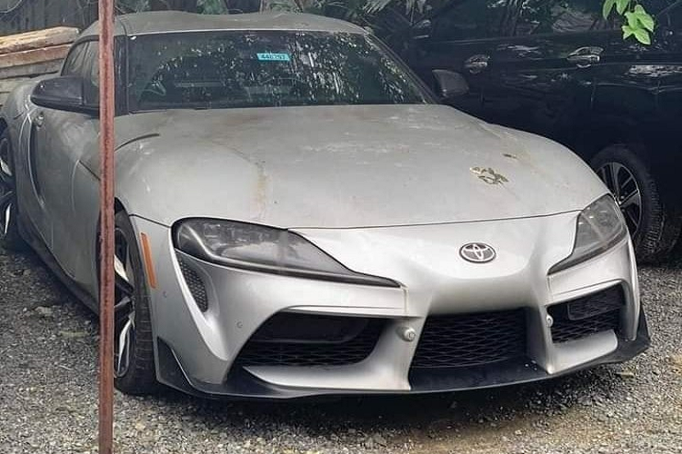 Vào cuối tháng 9/2021, trên mạng xã hội đã lan truyền hình ảnh về mẫu xe thể thao Toyota Supra thế hệ thứ 5 đã nhận được sự quan tâm rất lớn của giới đại gia trong nước. Thông tin lúc đó cho biết, đích đến của chiếc xe Toyota GR Supra 2020 sẽ là TP.HCM nhưng chưa rõ đại gia nào sở hữu.