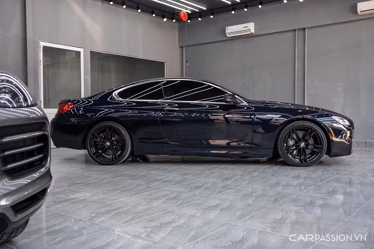 Ngoại hình của BMW 650i sau 10 năm không có nhiều sự xuống cấp và hầu như không có hiện tượng bị lỗi thời. Có thể nói những mẫu Coupe nói riêng hay các dòng xe BMW nói chung đều có phong cách thiết kế đương đại, có thêm vài chục năm nữa những chiếc BMW vẫn là chiếc xe đẹp. 