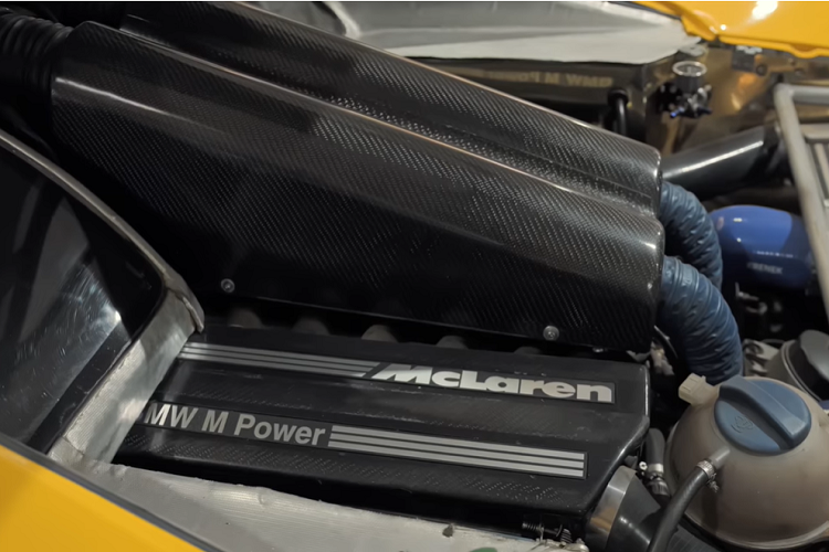 “Mọi thứ bạn nhìn thấy trên chiếc xe này, tôi đã tự mình làm,” Brough giải thích trong video. “Tôi không chế tạo động cơ. Tôi thậm chí còn chế tạo ra một bánh đà”.