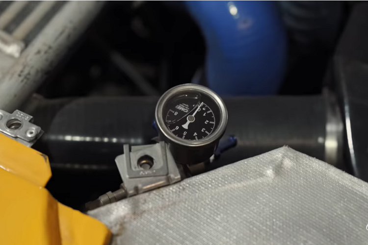 Chủ chiếc xe McLaren F1 LM tự chế giải thích rằng anh ấy đã lấy tất cả các tỷ lệ và kích thước từ những bức ảnh và mô hình thu nhỏ của F1 LM nguyên bản.