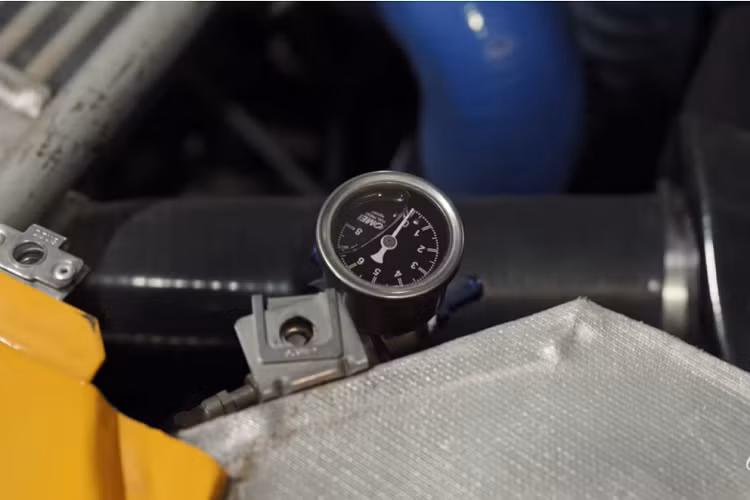 Chủ chiếc xe McLaren F1 LM tự chế giải thích rằng anh ấy đã lấy tất cả các tỷ lệ và kích thước từ những bức ảnh và mô hình thu nhỏ của F1 LM nguyên bản.