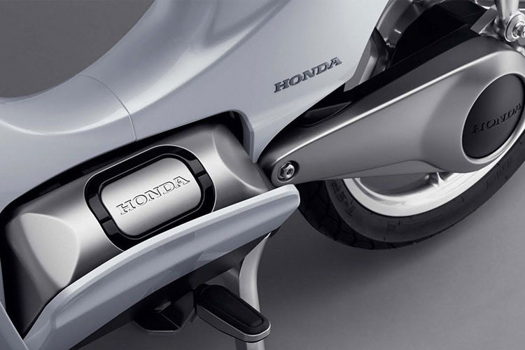 Theo kế hoạch, hãng Honda sẽ tung ra 5 mẫu xe máy điện và xe đạp điện trong giai đoạn từ năm 2022 - 2024. Đến giai đoạn từ 2024 - 2025, Honda sẽ tiếp tục giới thiệu 4 mẫu mô tô điện. Trong đó, có 1 mẫu mô tô điện mang kiểu dáng maxi scooter, 1 xe roadster, 1 xe cruiser và 1 xe cho trẻ em.