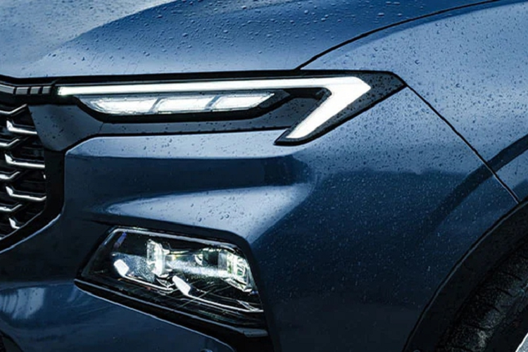 Về trang bị an toàn, mẫu SUV cỡ C này sở hữu gói công nghệ Ford Co-Pilot360, bao gồm những tính năng như hệ thống kiểm soát hành trình thích ứng ACC, phanh khẩn cấp tự động AEB,...