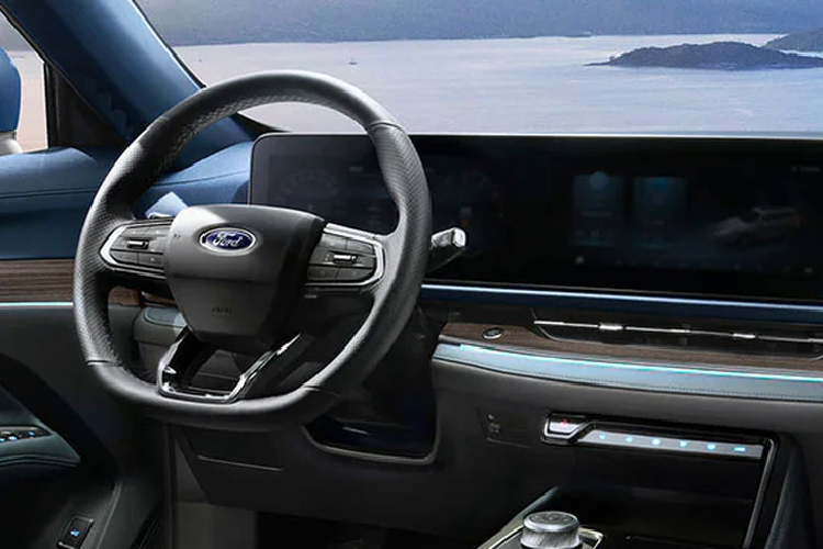 Về truyền động, phiên bản Ford Territory 2022 bán tại Việt Nam có thể sẽ dùng động cơ Ecoboost 1.5L cho công suất 168 mã lực, mô-men xoắn 260 Nm, kết hợp số ly hợp kép 7 cấp hoặc hộp số CVT.