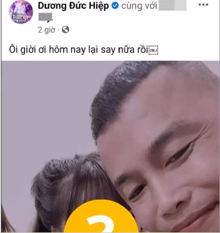 Hiệp Gà khoe 'người yêu', mỗi lần một cô gái khác nhau Hiep Ga khoe 'nguoi yeu', moi lan mot co gai khac nhau