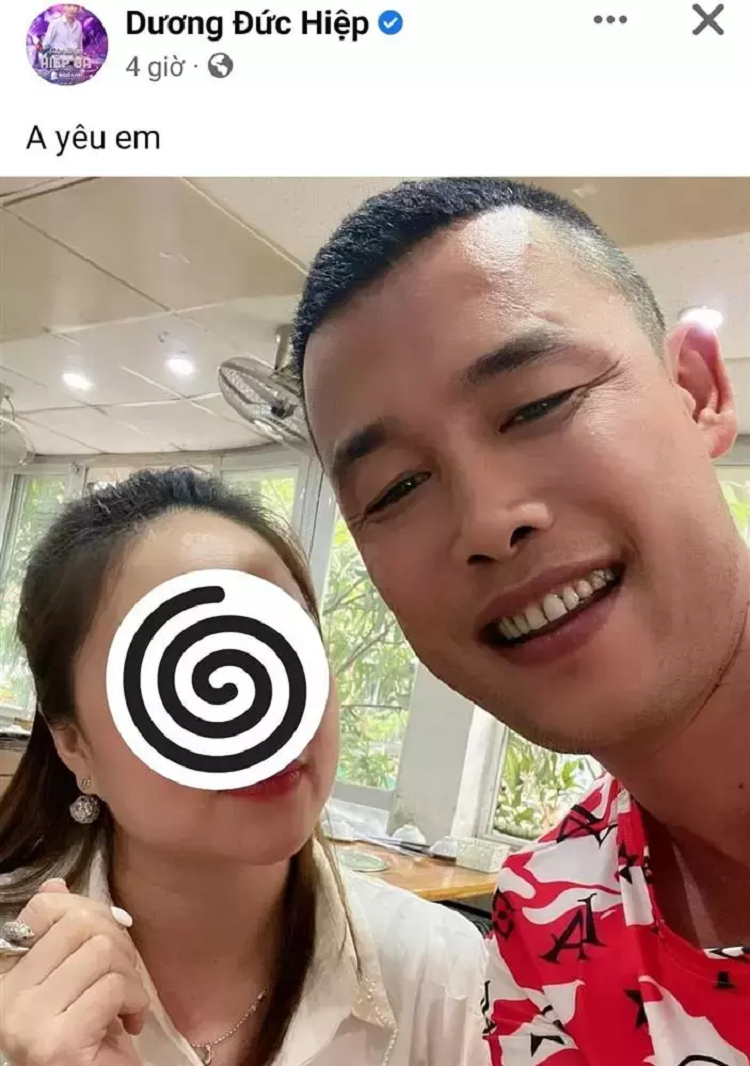 Hiep Ga khoe 'nguoi yeu', moi lan mot co gai khac nhau-Hinh-3