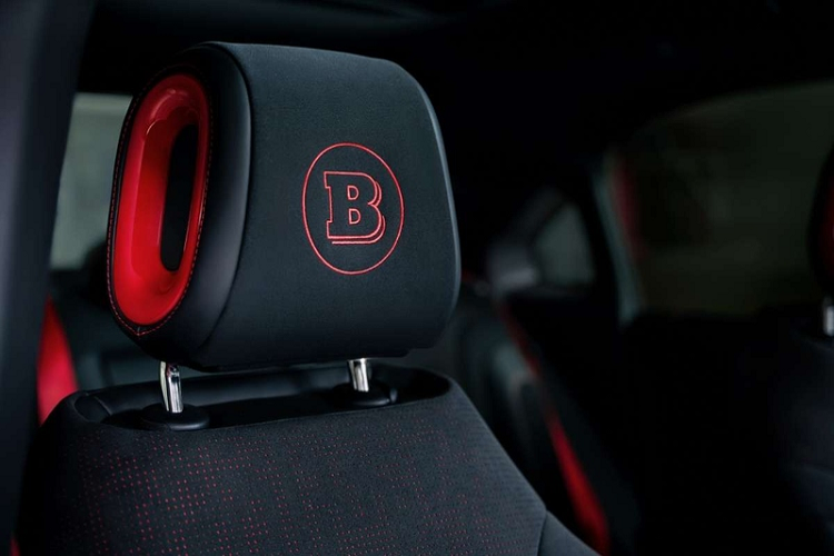 Tuy nhiên, một số nguồn tin cho rằng phiên bản hiệu suất cao Smart #1 - của Brabus sẽ mạnh hơn 400 mã lực, giúp xe tăng tốc từ 0 - 100 km/h trong 3,7 giây.