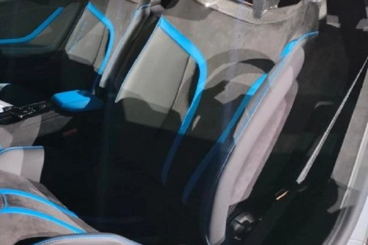 Sức mạnh cùng cân nặng đã được giảm cân không giúp siêu xe Lamborghini Huracan Tecnica rút ngắn thời gian tăng tốc từ vị trí xuất phát lên 100 km/h trong thời gian 3,2 giây như Huracan Evo RWD trước khi đạt tốc độ tối đa 325 km/h. Lamborghini Huracan Tecnica có trang bị hệ thống đánh lái cầu sau, hệ thống điều hướng mô-men xoắn, hệ thống kiểm soát tích hợp Lamborghini Dinamica Veicolo Integrata.