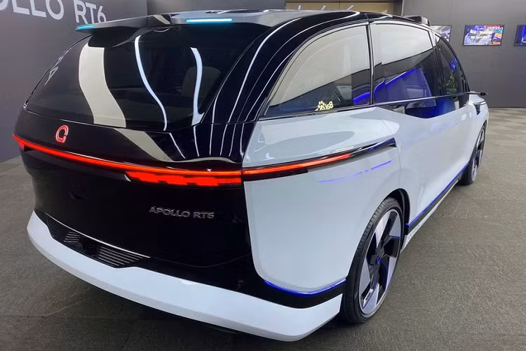 Apollo RT6 xe tu lai khong can tai xe sap ban tai Trung Quoc
