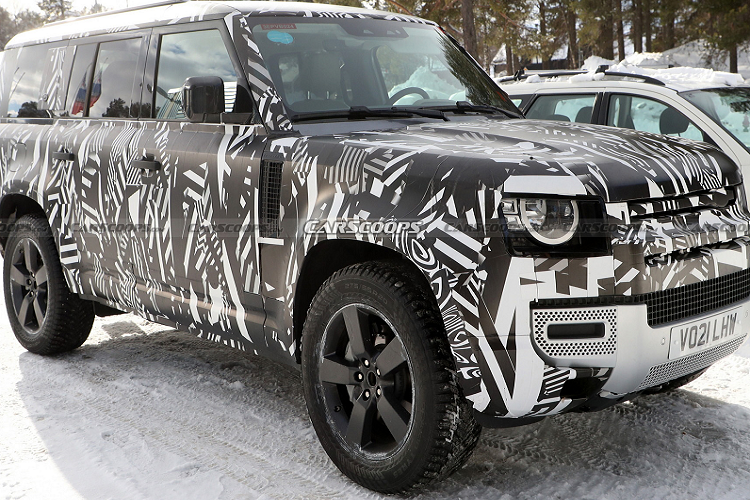 Mẫu xe SUV Land Rover Defender đã có thế hệ thứ hai. Hãng vẫn duy trì hai phiên bản 110 và 90 truyền thống tuy nhiên, với các khách hàng thích sự rộng rãi, thoải mái, Defender 130 với 7 chỗ ngồi hứa hẹn là lựa chọn mới.