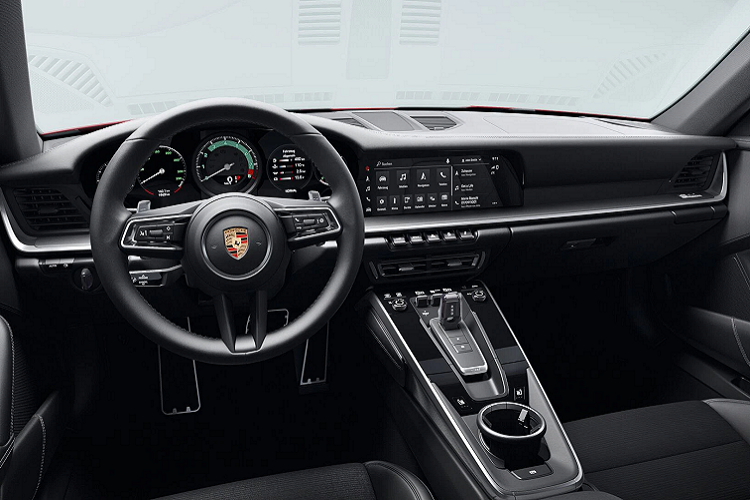 Không rõ đây là Porsche 911 phiên bản nào nhưng hiện tại 911 chính hãng có giá khởi điểm gần 7 tỷ đồng.