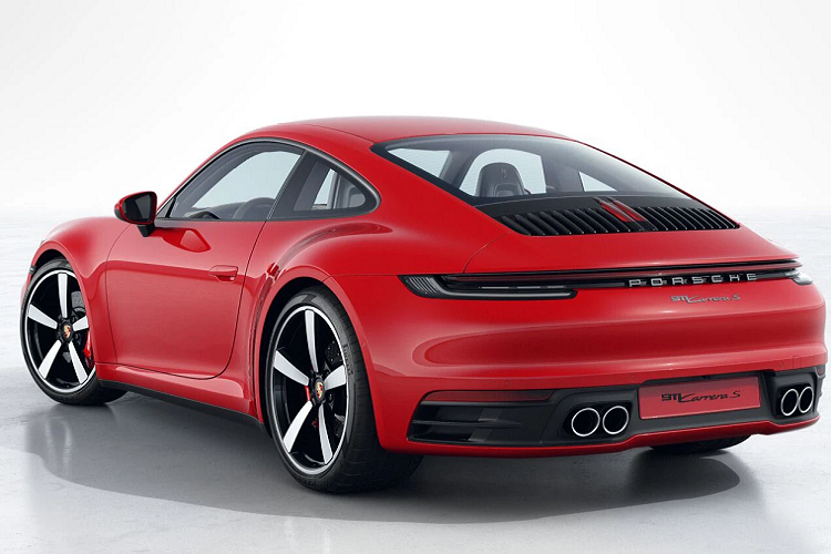 Trước 2 chiếc Porsche này, vào hồi tháng 12/2019, vợ chồng Tùng Sơn - Trang Lou cũng gây chú ý khi tậu chiếc Ghibli đến từ hãng Maserati để kỷ niệm 9 năm ngày cưới. Chiếc Maserati này có giá dao động trong khoảng 4,7 tỷ đến 5,8 tỷ đồng. Ngoài ra, bộ sưu tập xe của cặp đôi này còn gồm một chiếc MINI Cooper màu đỏ xinh xắn và một chiếc mô-tô Triumph để 2 vợ chồng trẻ đi phượt