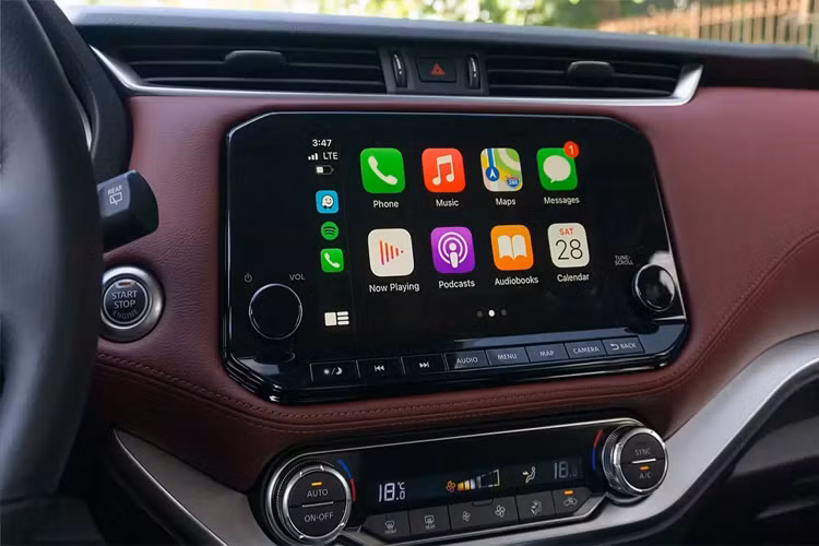 Sử dụng kết hợp với hộp số vẫn được giữ ở mức 7 cấp (7AT) như cũ và hệ dẫn động 1 và 2 cầu. Hiện chưa rõ Terra 2022 tại Việt Nam có được duy trì động cơ xăng 2.5L trước đó hay không.