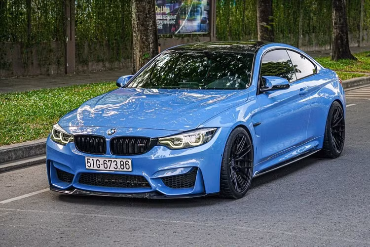 Số lượng dòng xe thể thao hiệu suất cao BMW M4 F82 tại Việt Nam chỉ đếm trên đầu ngón tay, vì thế, bất kỳ thông tin rao bán về mẫu xe này luôn nhận được sự quan tâm của giới chơi xe trong nước. Gần đây nhất, tin tức rao bán chiếc BMW M4 F82 mang màu xanh Yas Marina Blue đã thu hút sự chú ý của các tay chơi tốc độ cũng như các tín đồ dòng xe BMW.