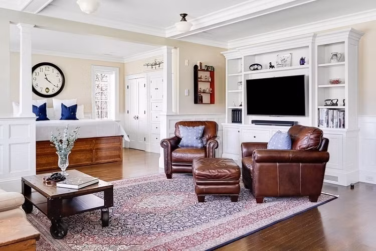 Bên trong tòa nhà hơn 33 tỷ đồng này là 1.000 mét vuông không gian sống và 2.000 mét vuông để làm gara để xe.