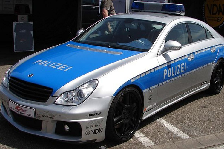 Chiếc xe thực ra không dùng để đi tuần, Theo Bộ trưởng GTVT của Đức thì những “siêu xe” cảnh sát chỉ như hình thức nhắc nhở người tham gia giao thông có trách nhiệm lái xe an toàn.