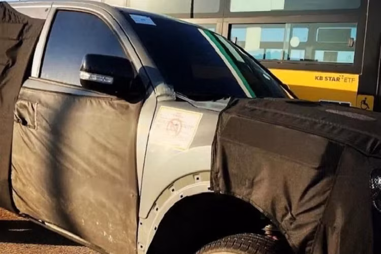 Thị trường dành cho mẫu bán tải điện cũng sẽ được chọn lọc để đảm bảo thành công bước đầu. Bắc Mỹ có thể là thị trường được ưu ái nhiều nhất, sau đó sẽ là các thị trường mới nổi. Đây không phải là lần đầu tiên Kia cân nhắc việc sản xuất bán tải.