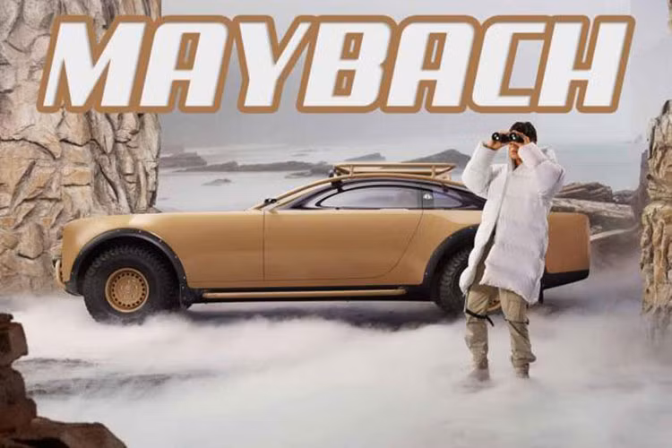 Bên trong chiếc hộp này có chứa bộ quà lưu niệm, bao gồm một mô hình tỷ lệ 1:18 của chiếc Maybach S680, hai chiếc chìa khóa xe đi kèm móc leo núi carabiner và cả một tấm bạt che xe được thiết kế riêng dành tặng cho chủ sở hữu.