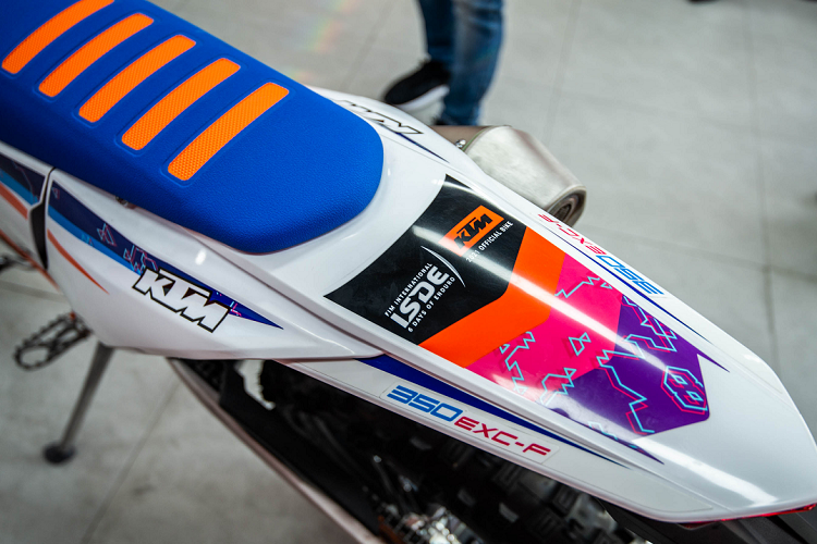 Theo chia sẻ từ KTM Việt Nam, 350 EXC-F là chiếc cào cào bán chuyên nên người sử dụng không phải quá lo lắng về số giờ thay thế piston của xe như dòng chuyên nghiệp.