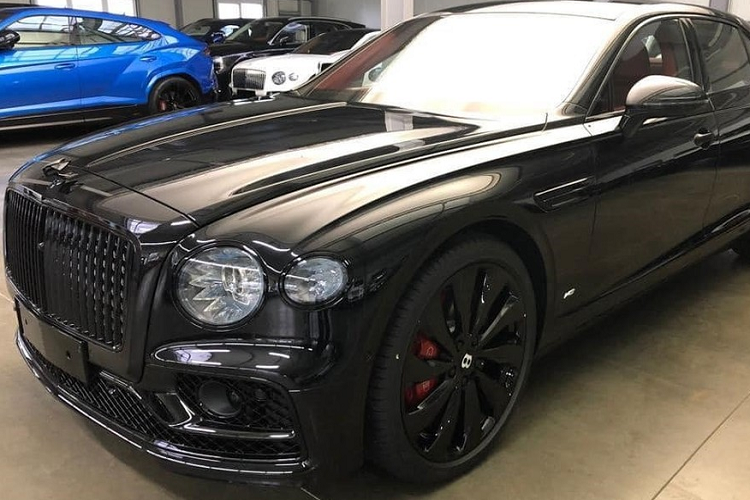 Ước tính đã có trên 60 chiếc xe siêu sang Bentley Flying Spur V8 xuất hiện tại thị trường Việt Nam qua diện chính hãng cũng như nhập khẩu tư nhân và con số này sẽ không dừng lại ở đó trong năm 2022 này.