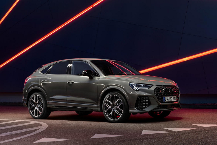 Audi cho biết, khách hàng quan tâm đến bản đặc biệt RS Q3 Edition 10 Years có thể đặt mua toàn bộ xe, hoặc đặt riêng các thành phần của gói nâng cấp nếu đã có sẵn xe RS Q3 hoặc RS Q3 Sportback thế hệ mới nhất hiện nay.