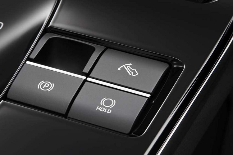 Chiếc SUV có khả năng tăng tốc 0-100 km/h trong 8,4 giây với bản FWD và với bản AWD là trong 7,7 giây.