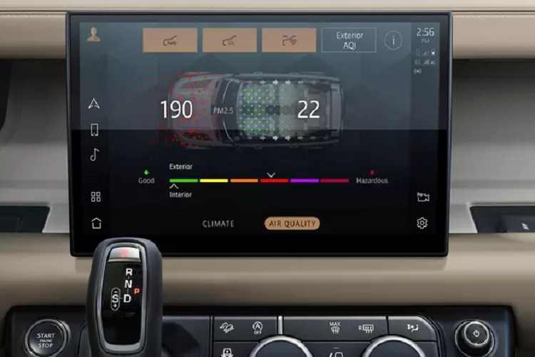 Ngoài ra, khách hàng có thêm Gói Ngoại thất Sáng màu Mở rộng Extended Bright Pack – bên cạnh Gói Ngoại thất Sáng màu Bright Pack, mang lại diện mạo độc đáo, trong khi toàn bộ vè dưới thân xe sơn màu Bạc Ceres Nhám và tấm chắn gầm trước sau màu Chrome Noble.