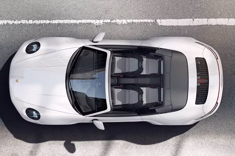 Cho dù mức giá 11.560 USD là một con số không hề nhỏ để chi cho một tùy chọn nội thất duy nhất, nhưng trên một chiếc xe có mức giá cao như 911 thì dường như điều này không phải một vấn đề quá lớn