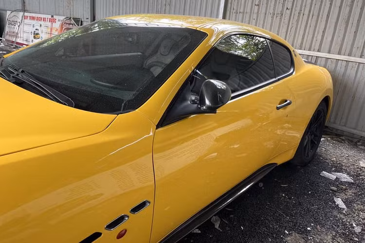 Thực tế, số lượng xe Maserati GranTurismo hiện nay tại Việt Nam khá đông đảo, rải rác từ Bắc vào Nam. Tuy nhiên, số xe thuộc phiên bản MC Sport Line như chiếc xe này lại vô cùng hiếm.