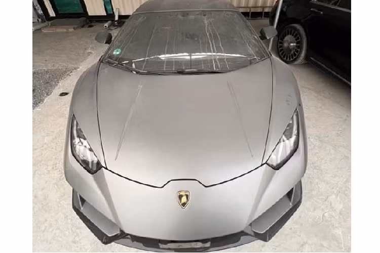 Số lượng siêu xe Lamborghini Huracan tại Việt Nam ước tính trên 16 xe đang lăn bánh nhưng chỉ có duy nhất một chiếc siêu xe Lamborghini Huracan EVO được mang về nước vào năm ngoái và hiện vẫn chưa rõ là đã có chủ nhân hay chưa. 